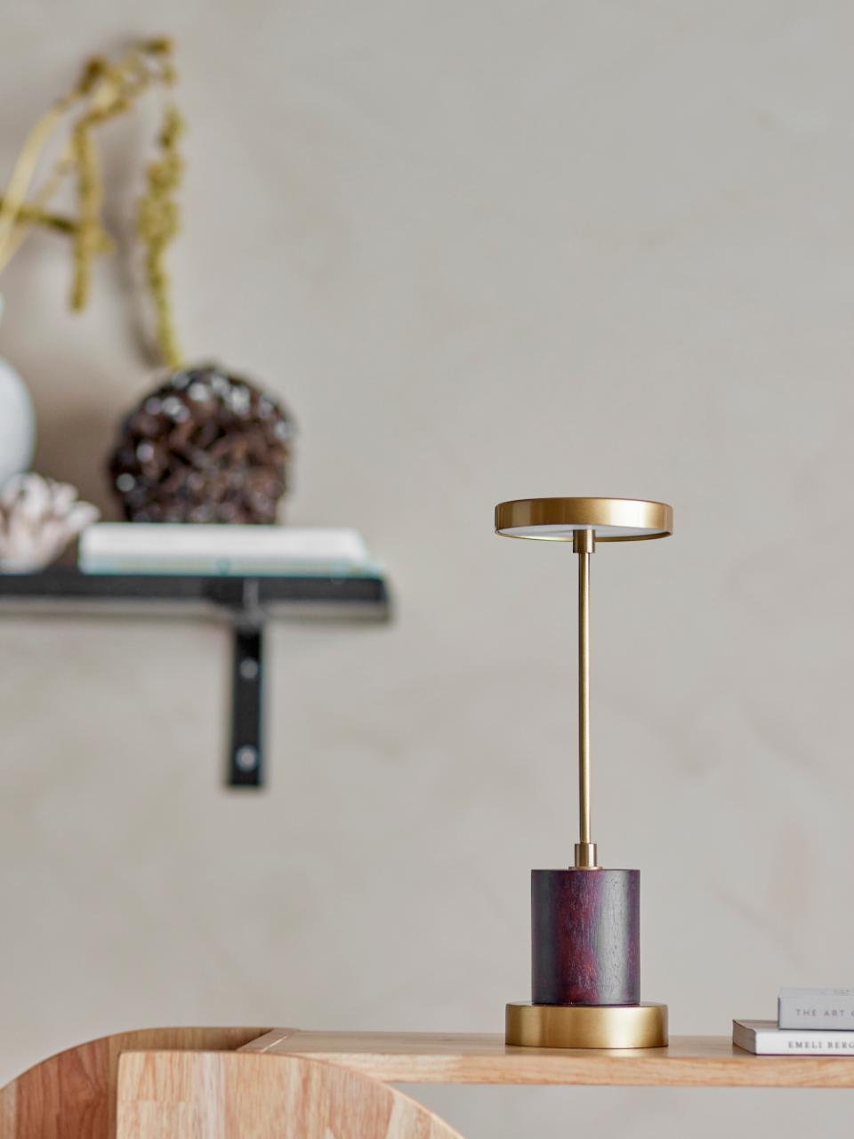 Chico oppladbar bordlampe, mangotre/ messing