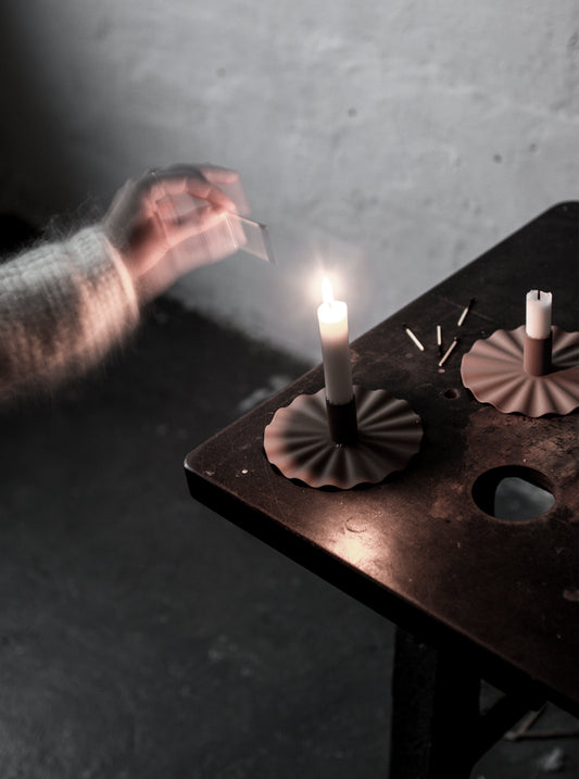 Krum lysestake Pinecone Brown