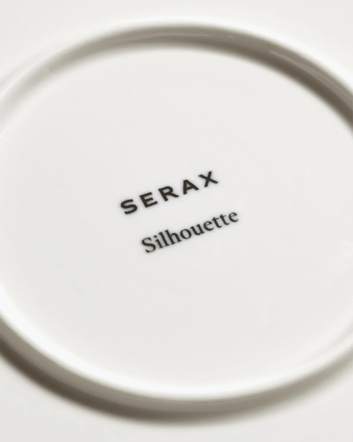 Tallerken S white silhouette