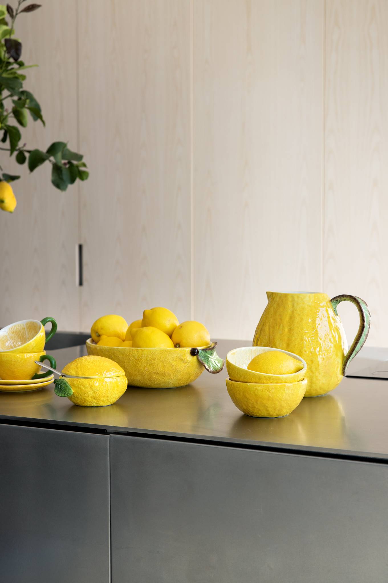 Lemon jug, Gul