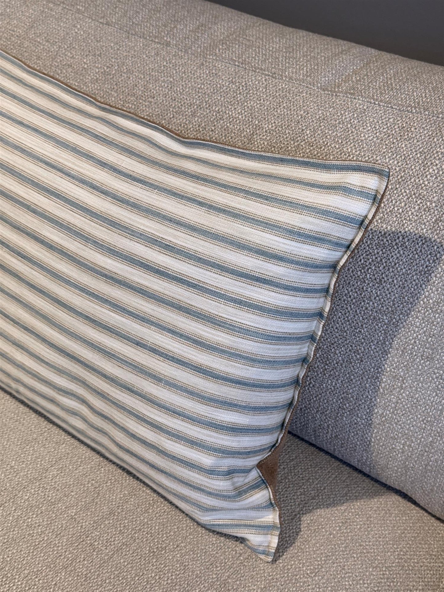 Pyntepute Kepple Stripe Teal/ Caleido brun 40x60 cm