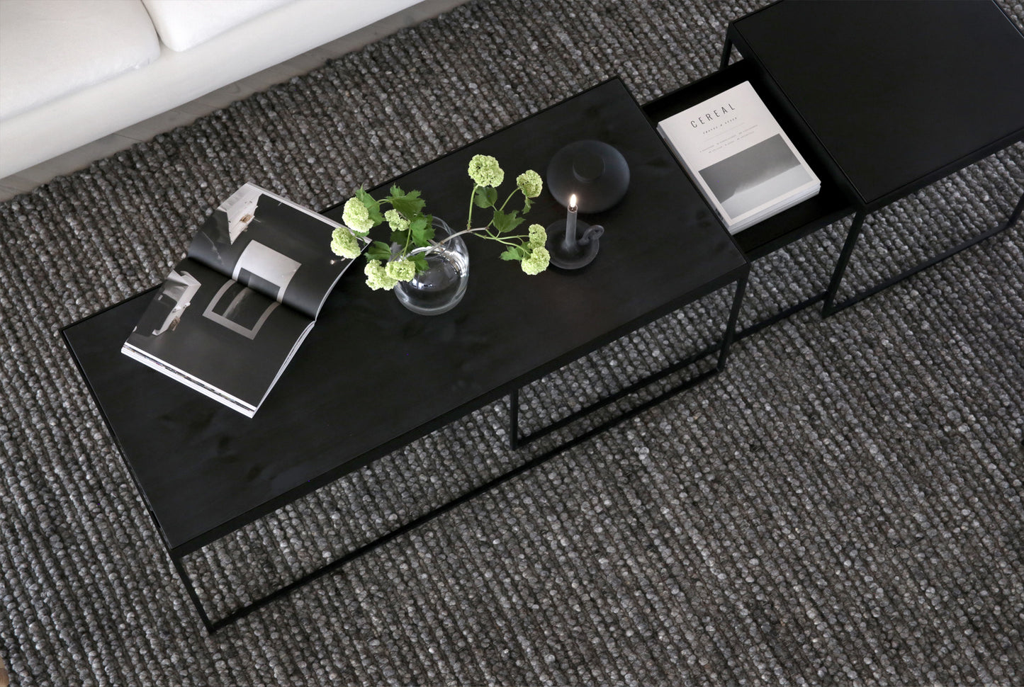 Dis coffee table