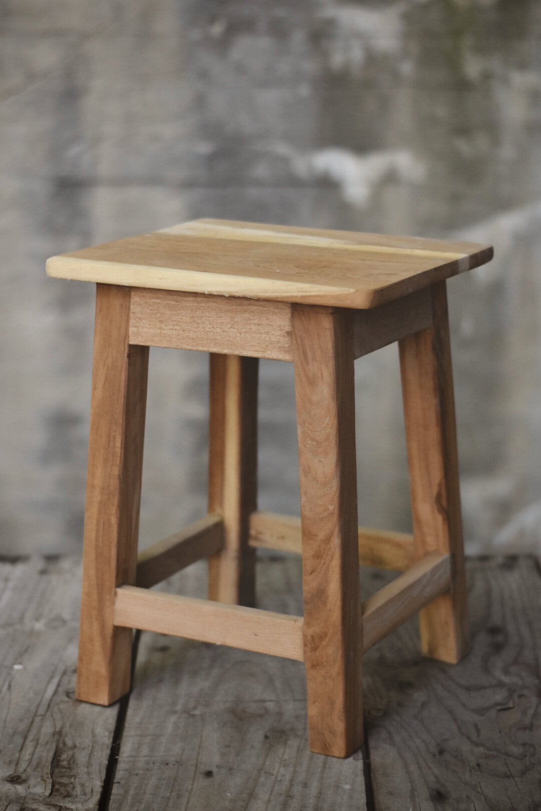 Krakk i resirkulert tre 30x30x50cm