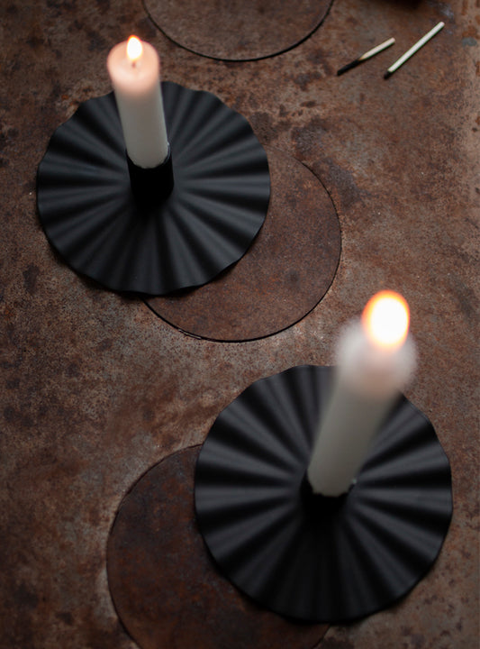 Krum lysestake Coal black