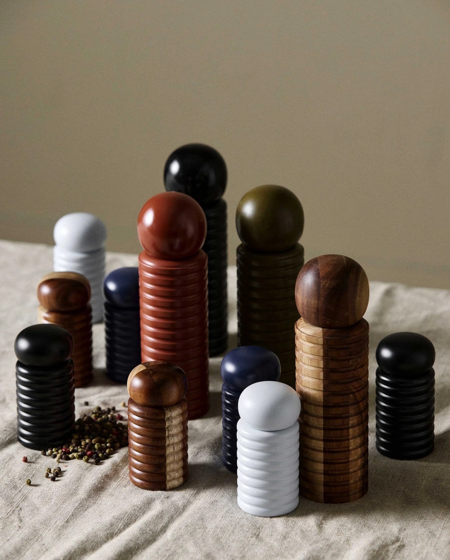 Ras, salt- og pepperkvern akasie