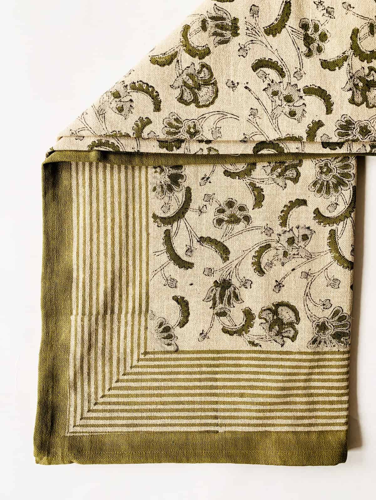 Duk med trykk natur og grønn, 140×240 cm