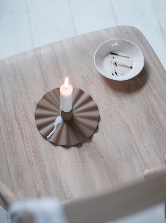 Krum lysestake Cardboard Brown