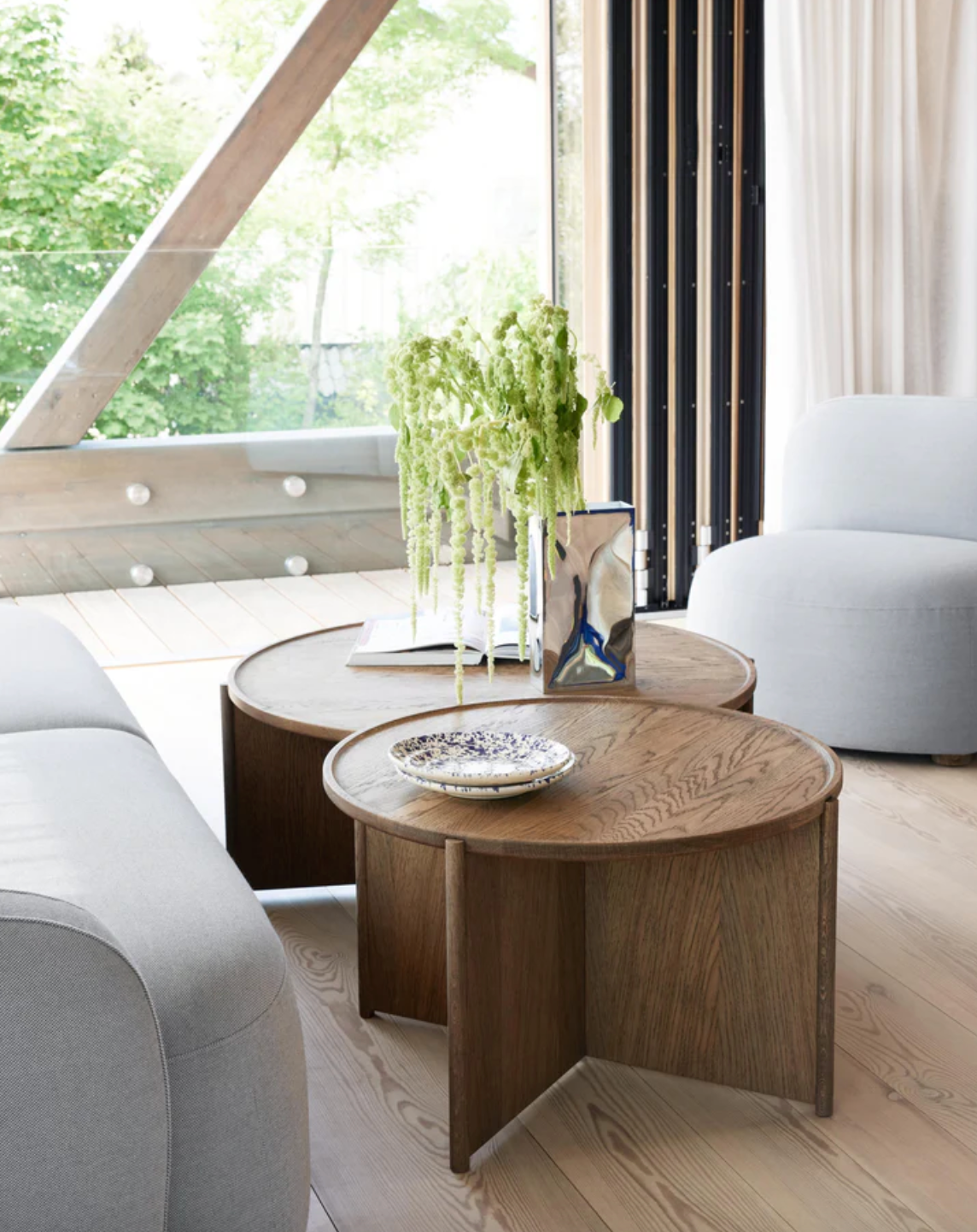 Cling coffee table Ø90 cm, hvitoljet