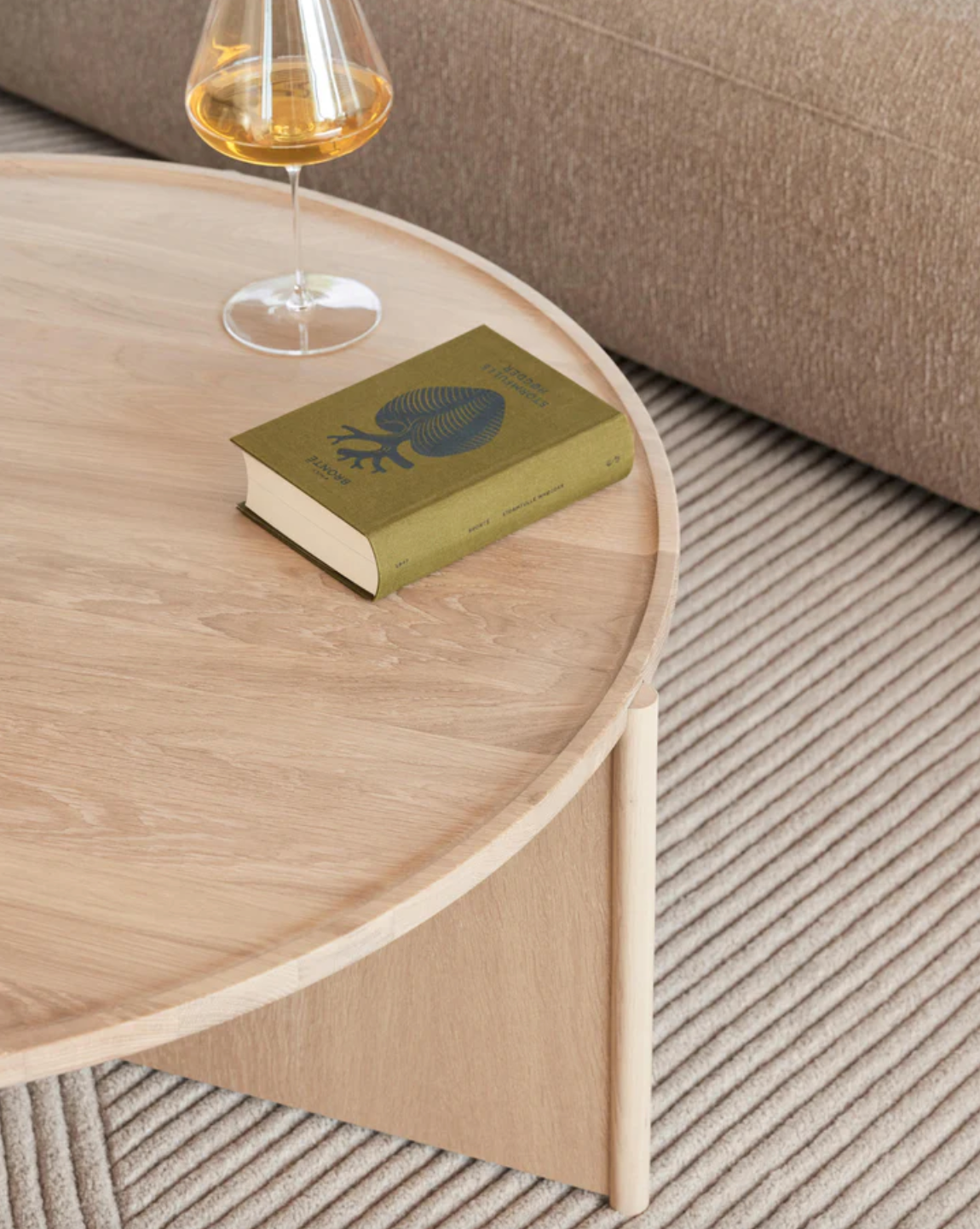 Cling coffee table Ø90 cm, hvitoljet