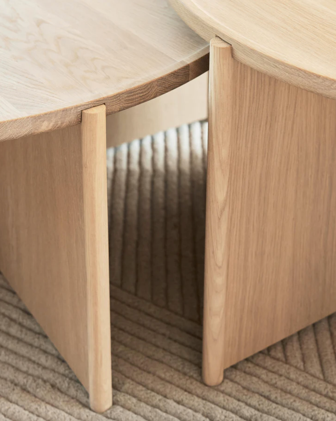 Cling coffee table Ø90 cm, hvitoljet
