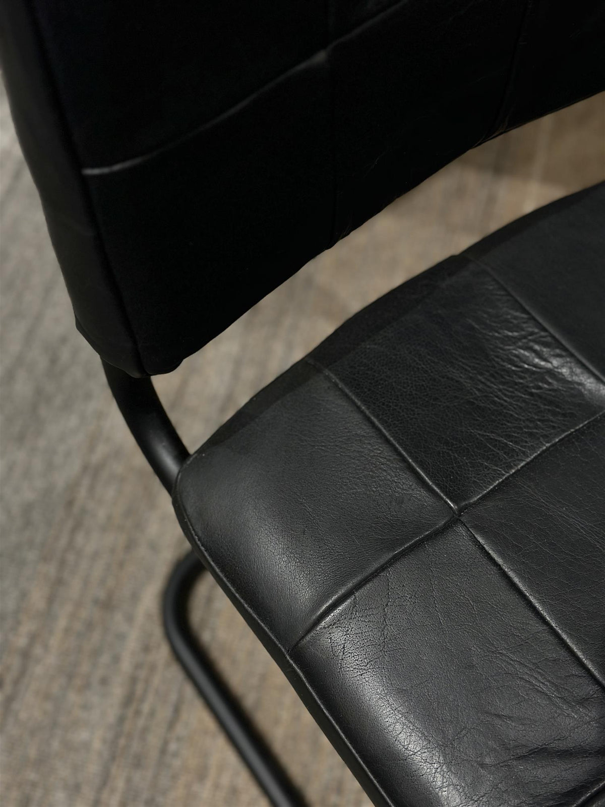 Nelson Brava black, Black epoxed