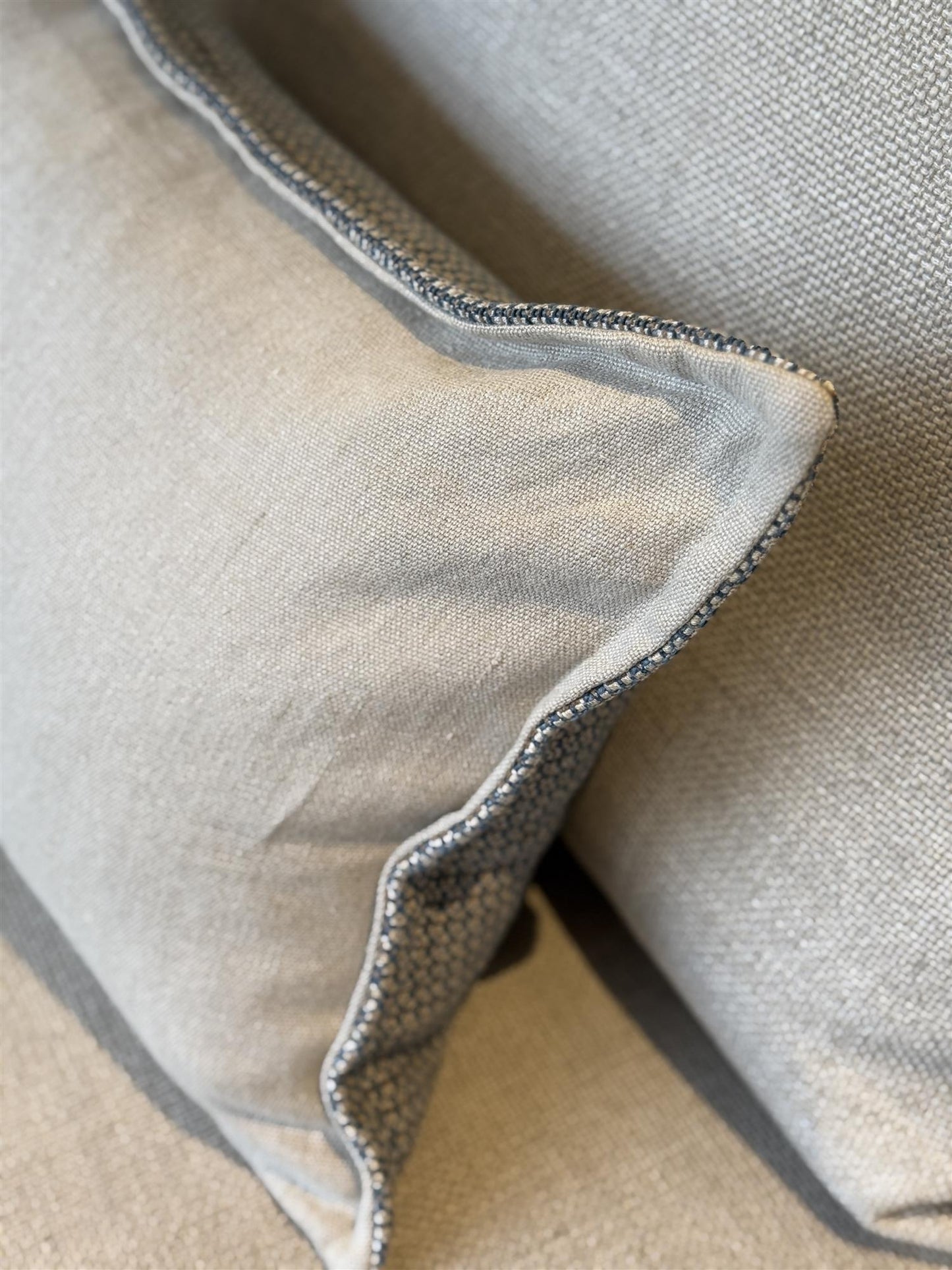 Pyntepute Laurie blue 40x60 cm