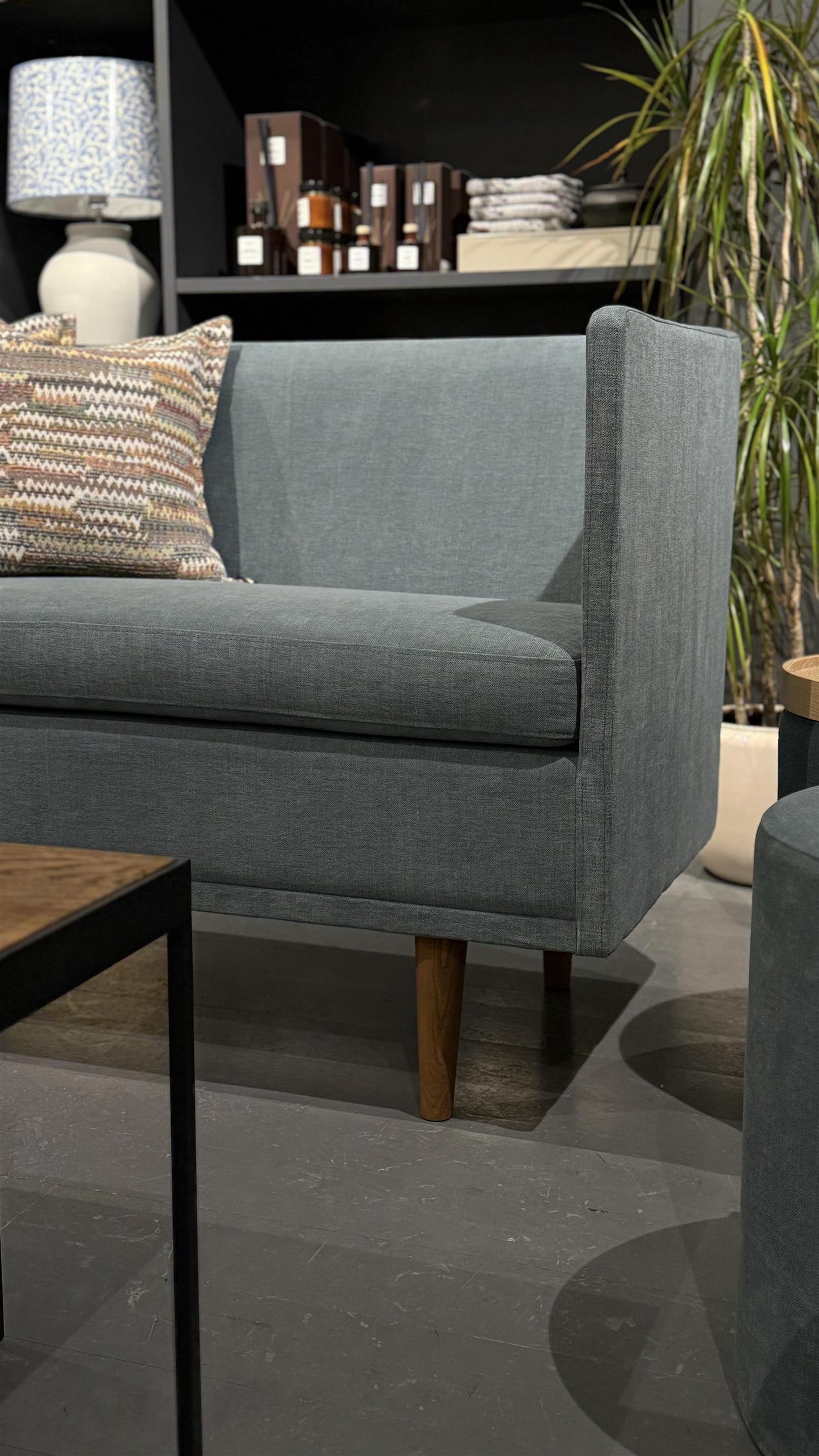 Mingle spisesofa 130x62, PG3 Caleido Dark Soda