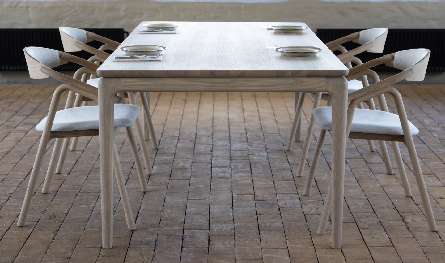 Floating spisebord 220x100xH74 cm, Gråbrun oljet ask