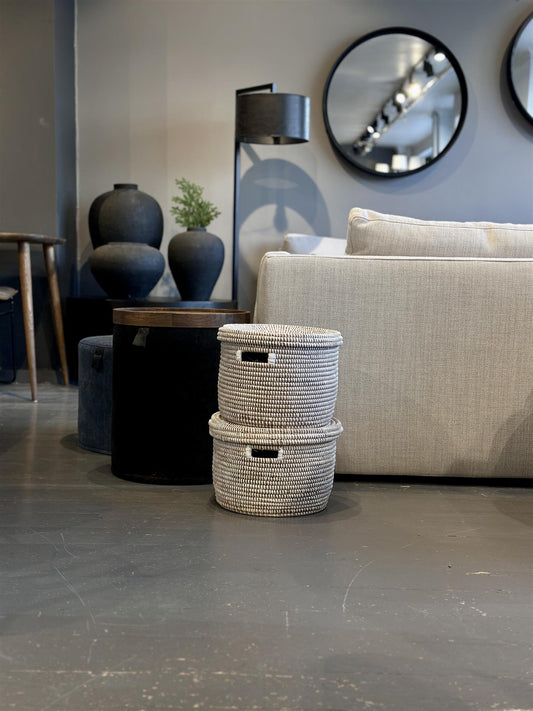 M rund kurv med flatt lokk - en del av to