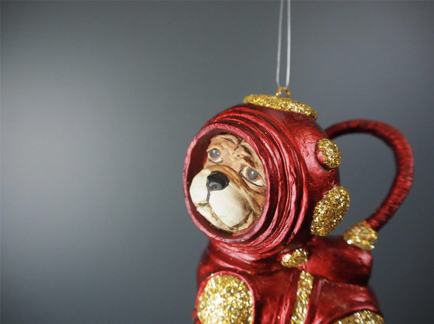 Julepynt Astronaut Pug rød og gull glitter