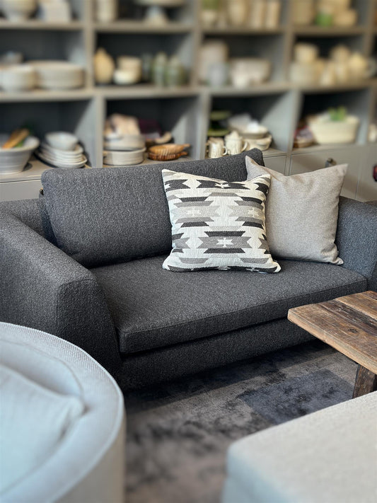 Lyng Loveseat 150, Barnum 13 Antrasitt