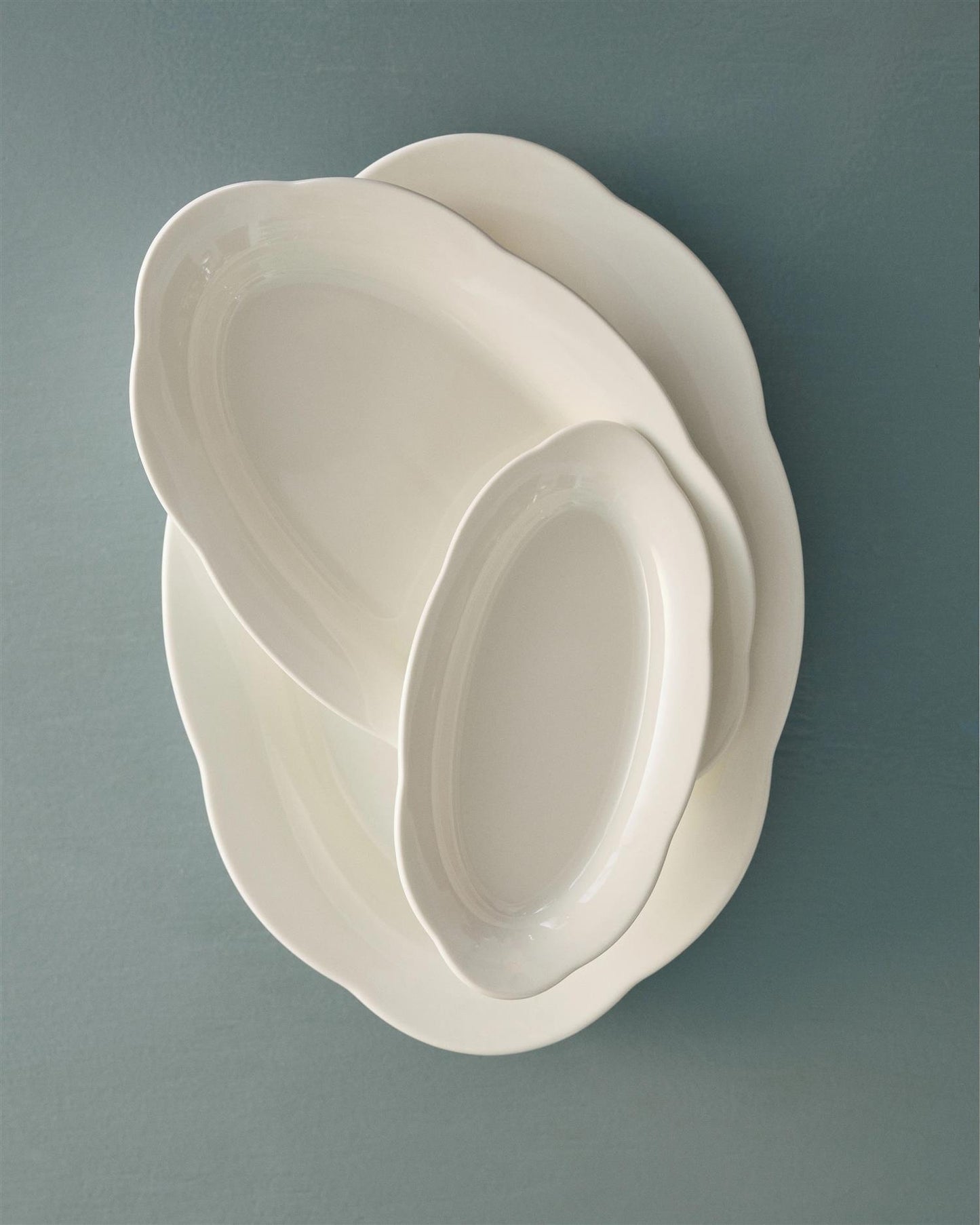 Dyp oval tallerken L white silhouette