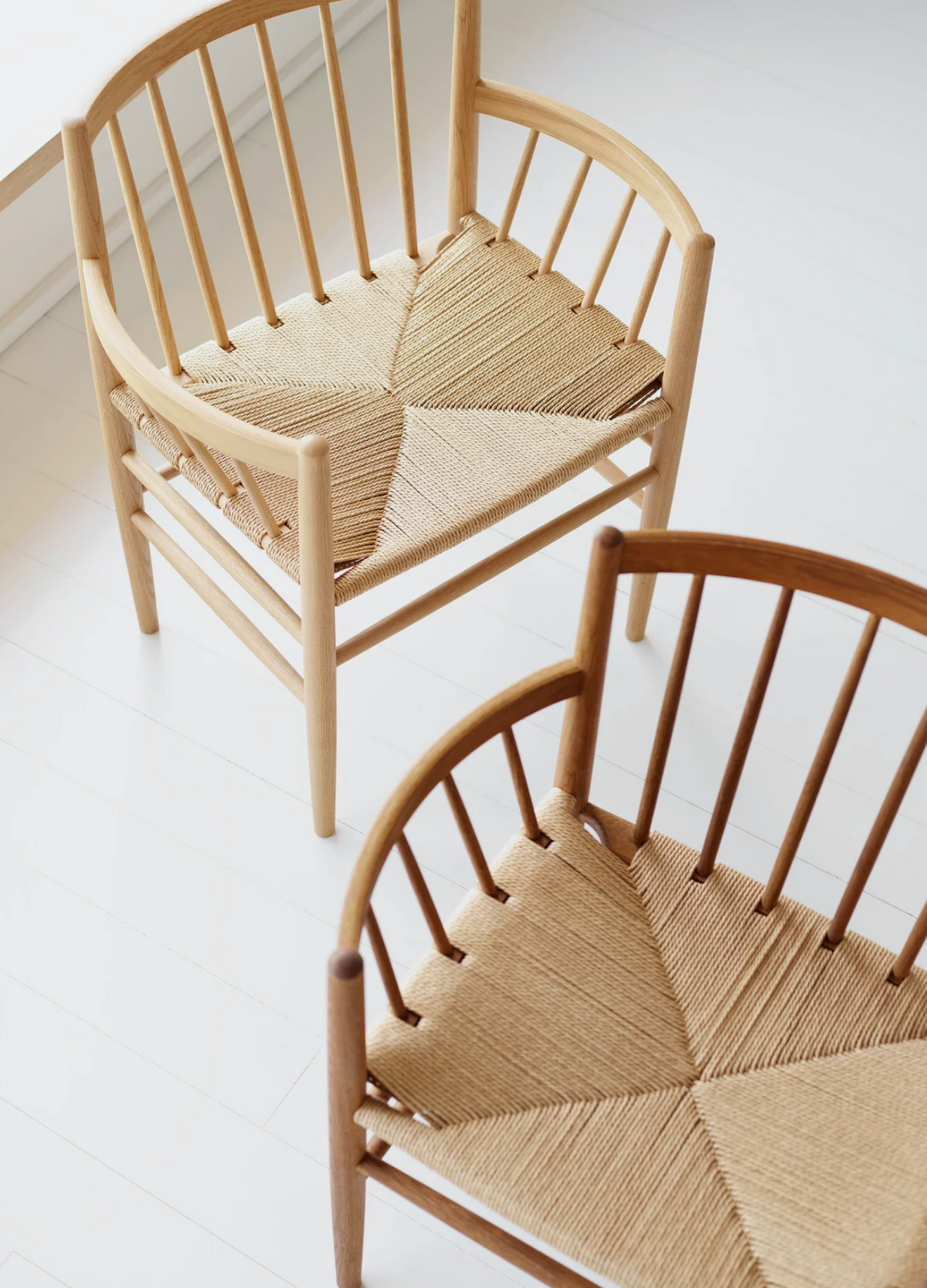 J82 Lounge chair smoked