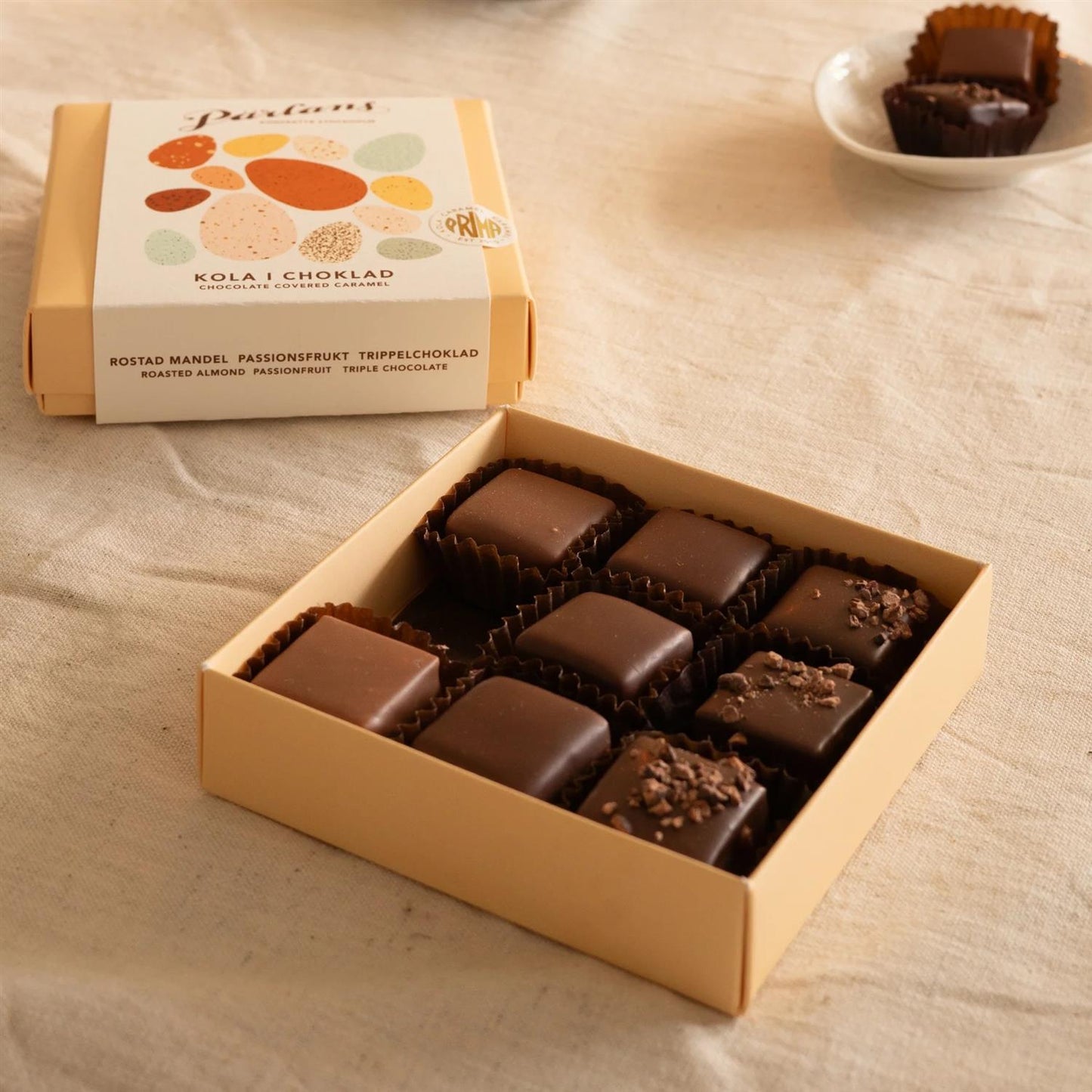 Boks 9 sjokoladedekket karamell, påske
