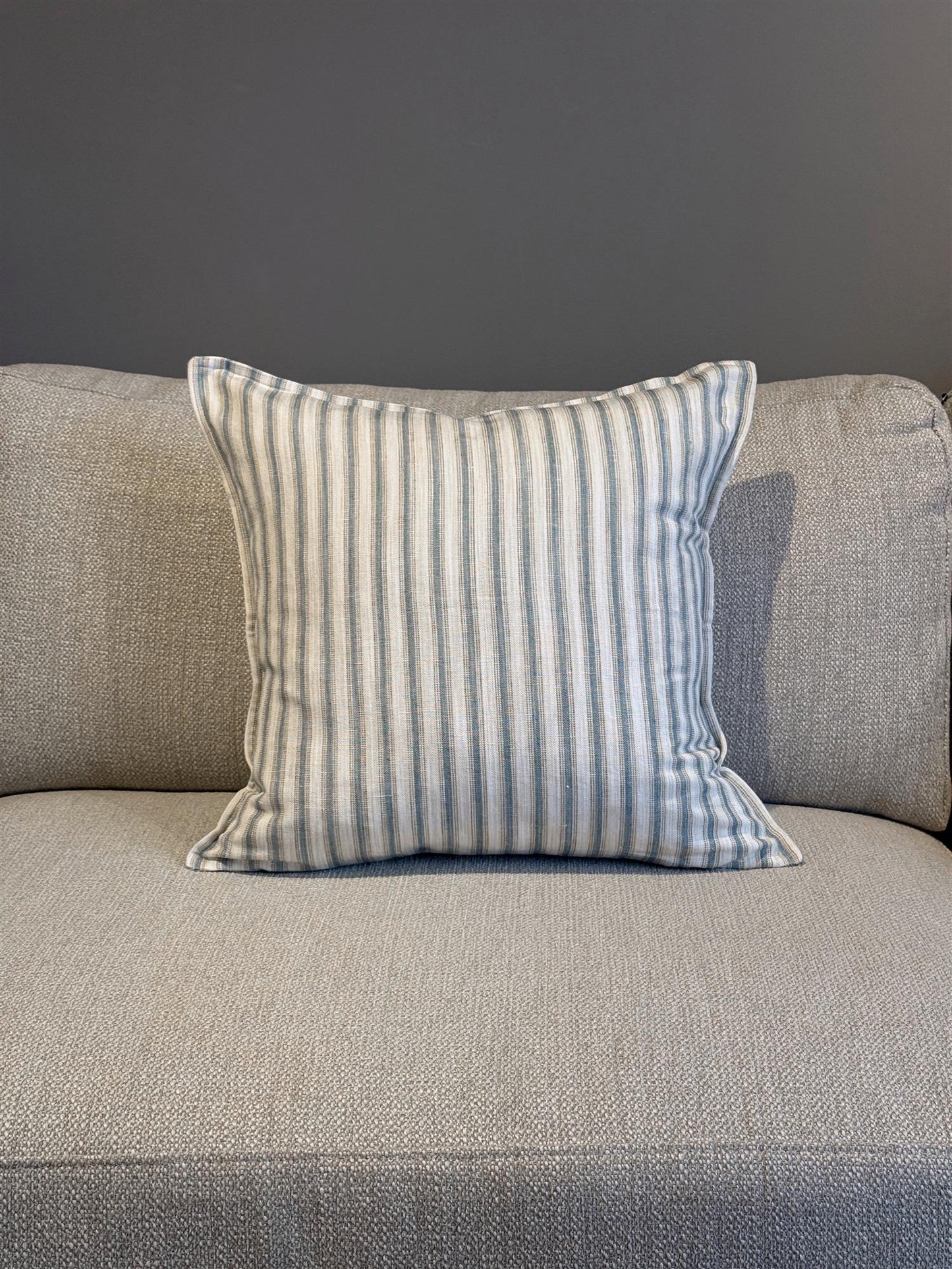 Pyntepute Kepple Stripe Teal 50x50 cm