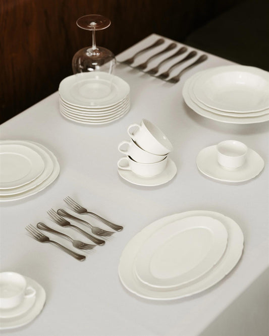 Fat oval M white silhouette