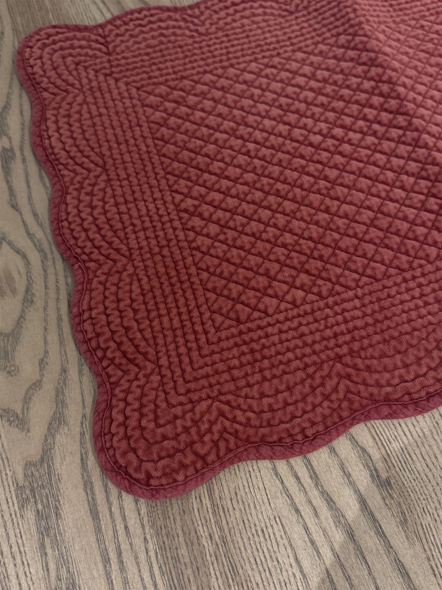 Bordbrikke avlang velur Burgunder