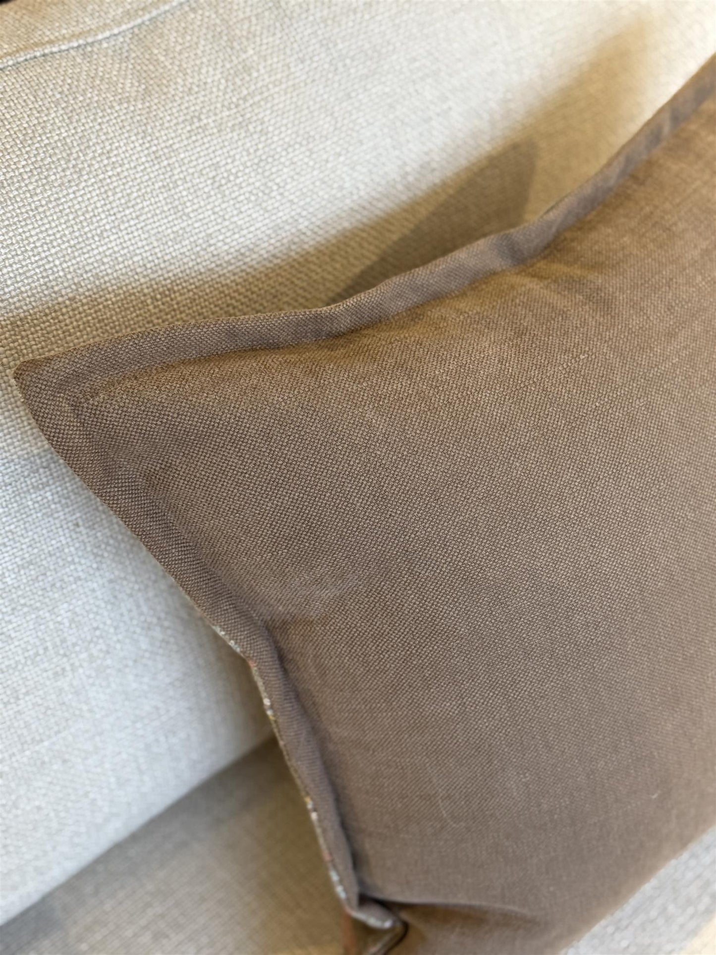 Pyntepute Mulberry/ brun caleido 50x50 cm