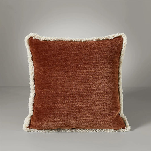Ari chenille fringe pyntepute, 50x50 ruby rust