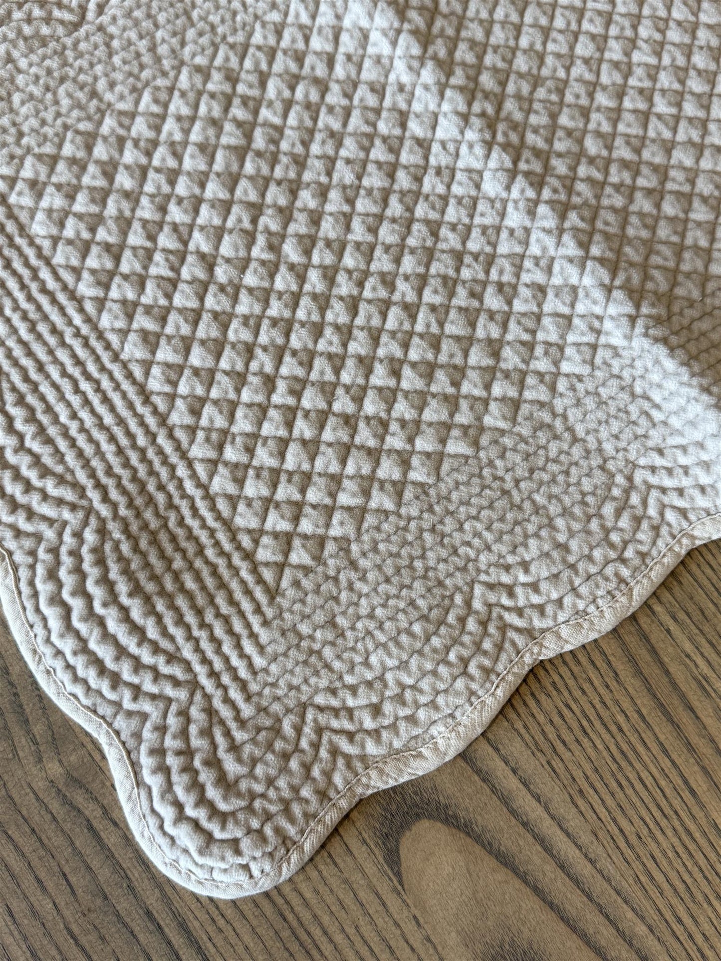 Bordbrikke avlang velur Grey beige