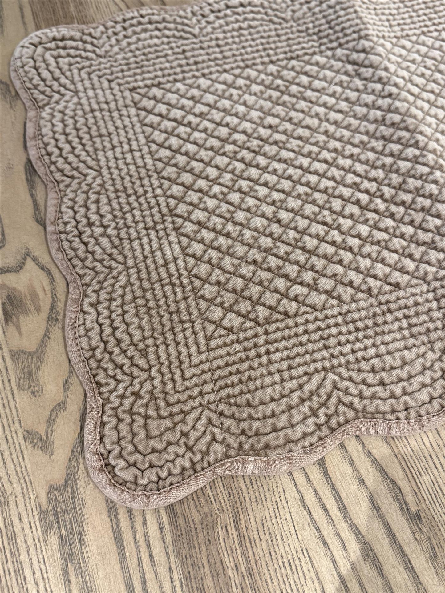 Bordbrikke avlang velur Latte