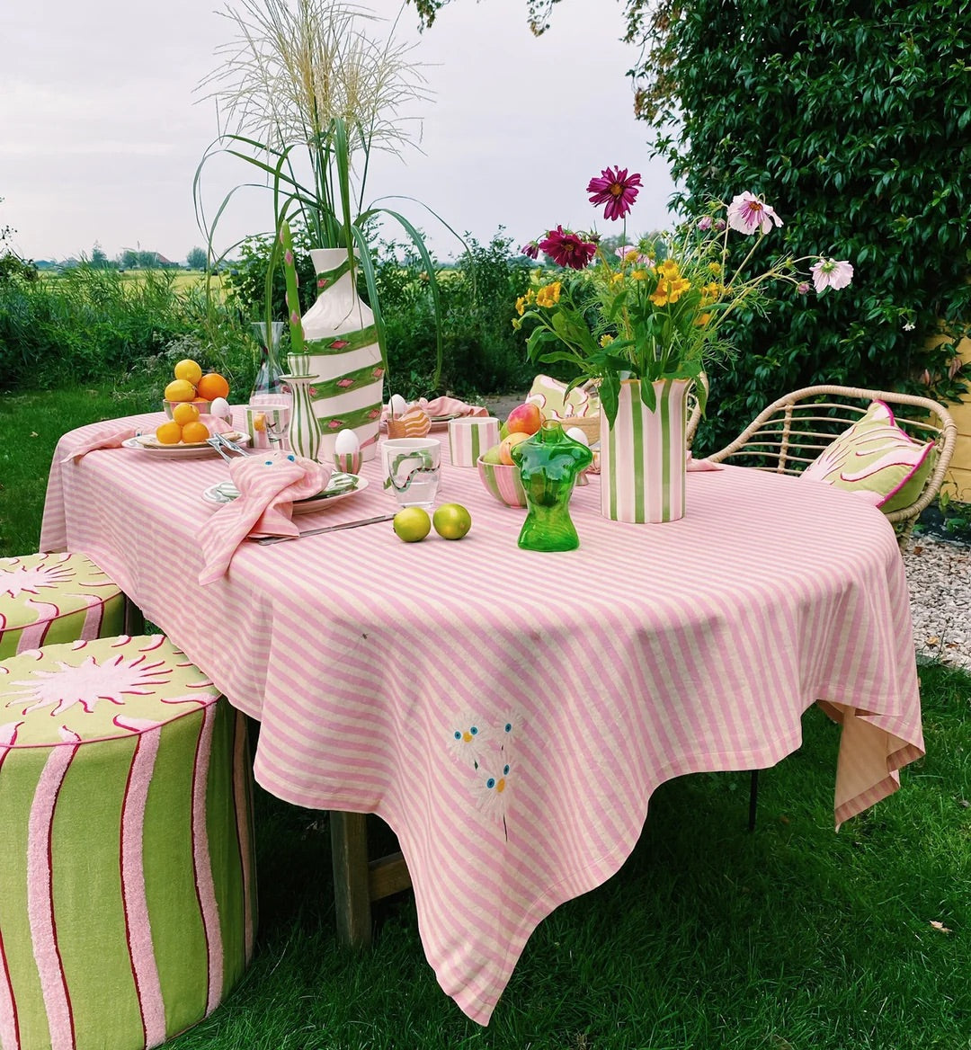 Duk blomster og rosa striper